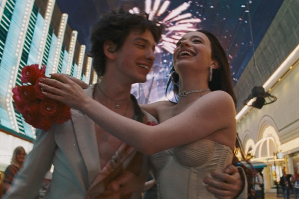 3「ANORA アノーラ」